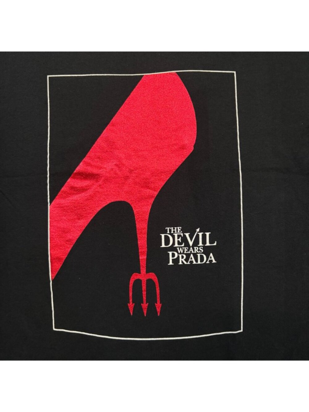 The Devil Wears Prada Red Foil Fashion Movie Poster Tee L View 2